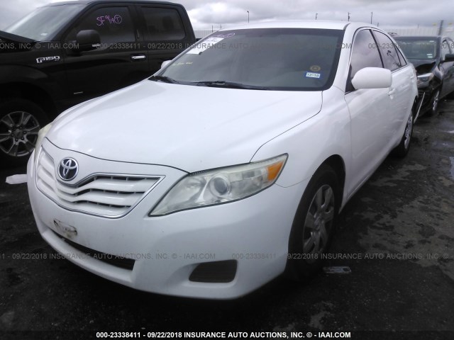 4T1BF3EK3BU712206 - 2011 TOYOTA CAMRY SE/LE/XLE 白色 照片 2