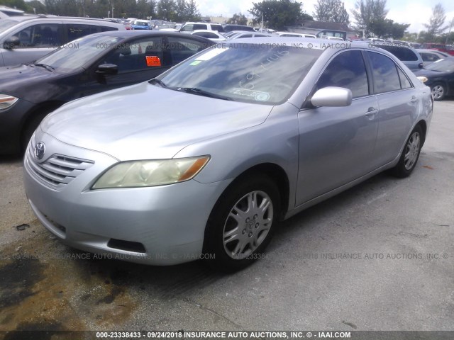 4T1BE46KX7U694446 - 2007 TOYOTA CAMRY NEW GENERAT CE/LE/XLE/SE SILVER photo 2