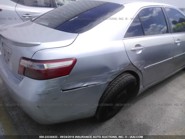 4T1BE46KX7U694446 - 2007 TOYOTA CAMRY NEW GENERAT CE/LE/XLE/SE SILVER photo 6