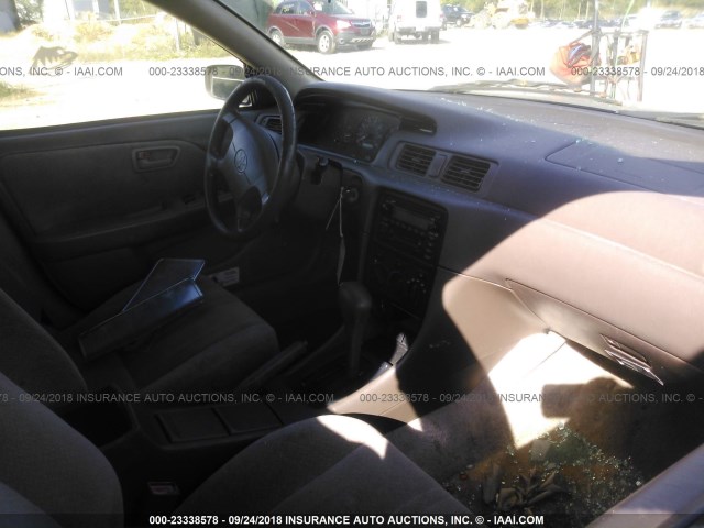JT2BG22KXY0401140 - 2000 TOYOTA CAMRY CE/LE/XLE 棕色 照片 5
