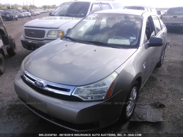 1FAHP35N48W182708 - 2008 FORD FOCUS SE/SEL/SES SILVER photo 2