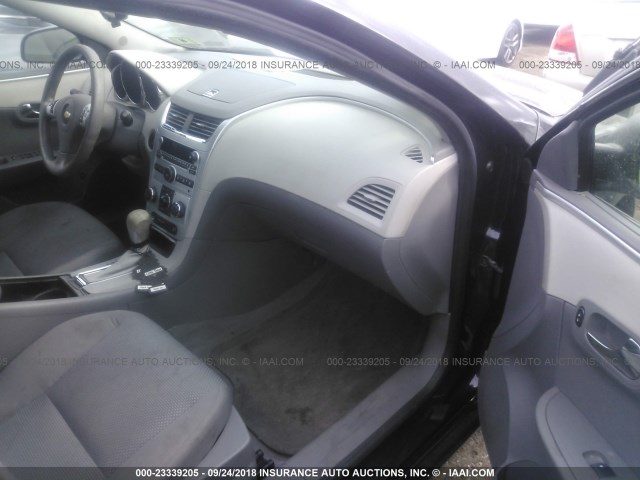 1G1ZB5E0XCF104710 - 2012 CHEVROLET MALIBU LS 黑色 照片 5