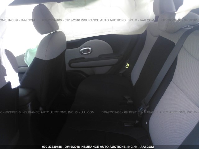 KNDJN2A23F7139024 - 2015 KIA SOUL GRAY photo 8