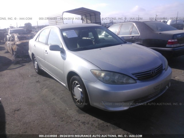 4T1BE32K15U409971 - 2005 TOYOTA CAMRY LE/XLE/SE Күміс фото 1