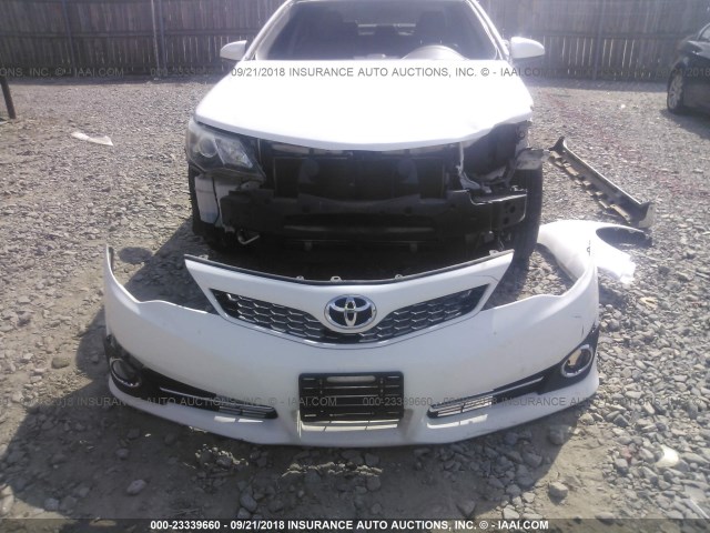 4T1BF1FK2EU785641 - 2014 TOYOTA CAMRY L/SE/LE/XLE თეთრი ფოტო 6