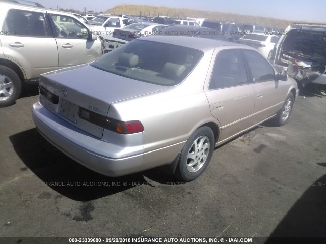 4T1BF28K2WU057256 - 1998 TOYOTA CAMRY CE/LE/XLE 棕色 照片 4