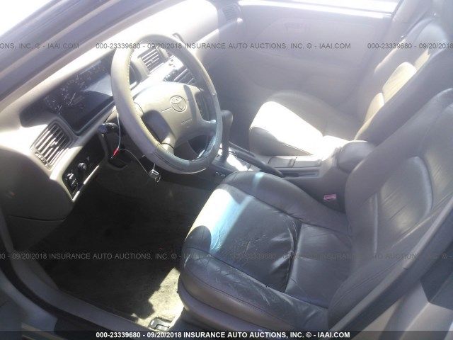 4T1BF28K2WU057256 - 1998 TOYOTA CAMRY CE/LE/XLE 棕色 照片 5