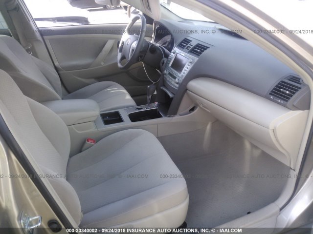 4T1BB46K29U105966 - 2009 TOYOTA CAMRY HYBRID TAN photo 5