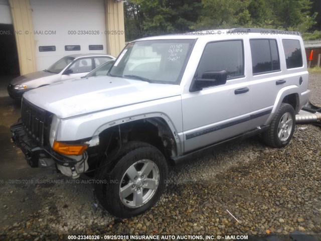 1J8HG48NX6C145083 - 2006 JEEP COMMANDER SILVER photo 2