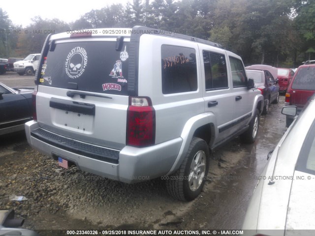 1J8HG48NX6C145083 - 2006 JEEP COMMANDER SILVER photo 4