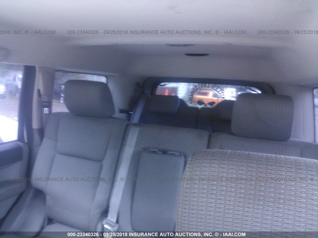 1J8HG48NX6C145083 - 2006 JEEP COMMANDER SILVER photo 8