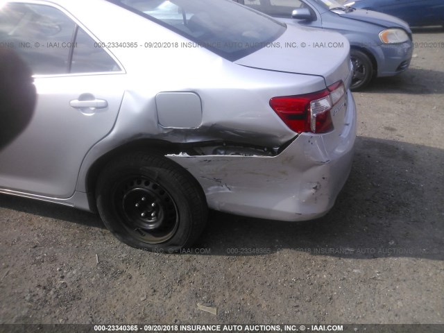 4T4BF1FK0ER418629 - 2014 TOYOTA CAMRY L/SE/LE/XLE ვერცხლისფერი ფოტო 6