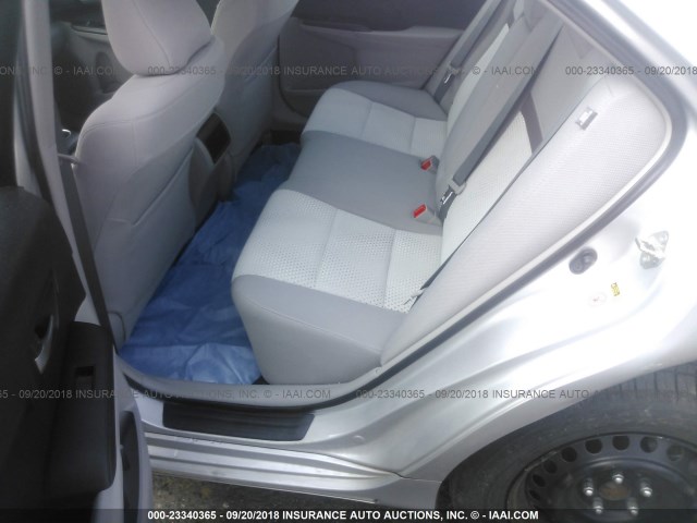 4T4BF1FK0ER418629 - 2014 TOYOTA CAMRY L/SE/LE/XLE ვერცხლისფერი ფოტო 8