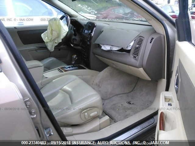 1GYEE637660144951 - 2006 CADILLAC SRX TAN photo 5