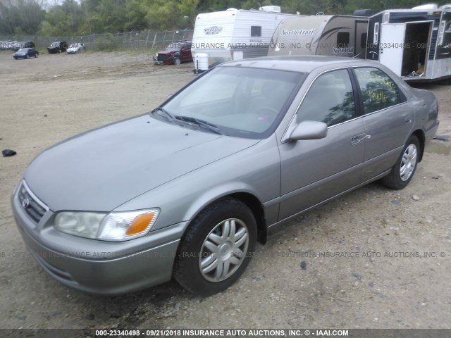 4T1BF22KX1U131217 - 2001 TOYOTA CAMRY LE/XLE Сұр фото 2