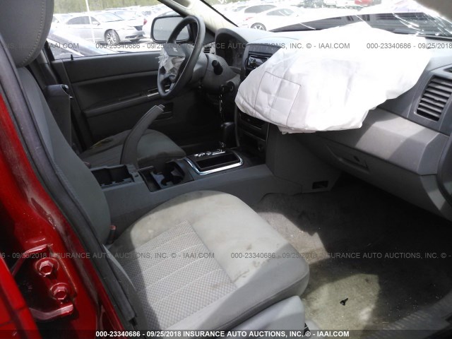 1J4GS48K16C191774 - 2006 JEEP GRAND CHEROKEE LAREDO/COLUMBIA/FREEDOM 红色 照片 5