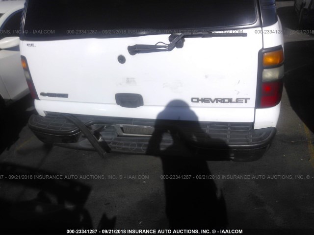 1GNEC13V94J217709 - 2004 CHEVROLET TAHOE C1500 WHITE photo 6