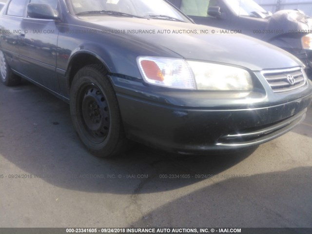 4T1BG22K41U826130 - 2001 TOYOTA CAMRY CE/LE/XLE 绿色 照片 6