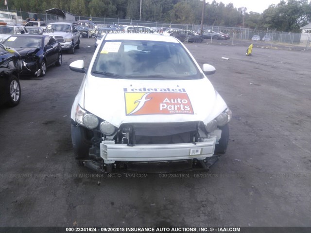 1G1JA6SG2G4178521 - 2016 CHEVROLET SONIC LS 白色 照片 6