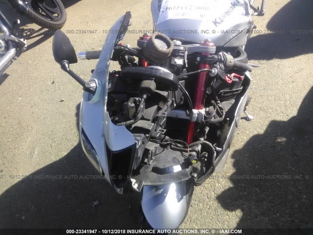 JKAZX4P147A004205 - 2007 KAWASAKI ZX600 P SILVER photo 5