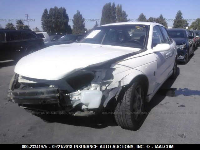 1G8JD54RX5Y501219 - 2005 SATURN L300 LEVEL 2 WHITE photo 2