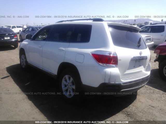 5TDBK3EH3DS225423 - 2013 TOYOTA HIGHLANDER PLUS/SE WHITE photo 3