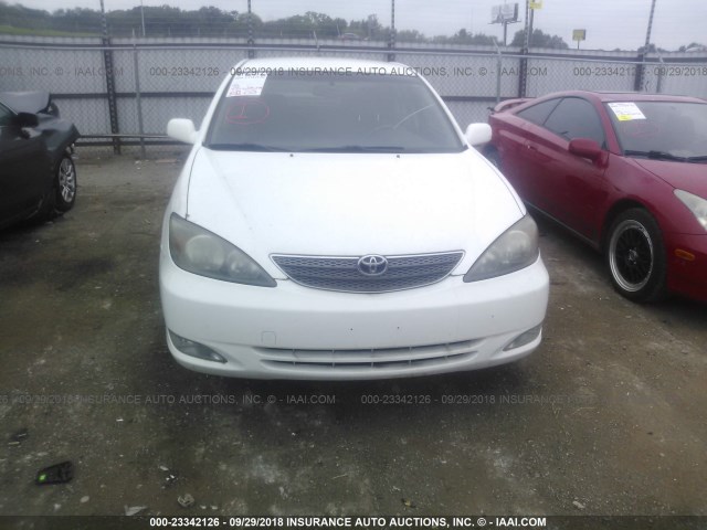 JTDBE32K820043529 - 2002 TOYOTA CAMRY LE/XLE/SE Ağ foto 6