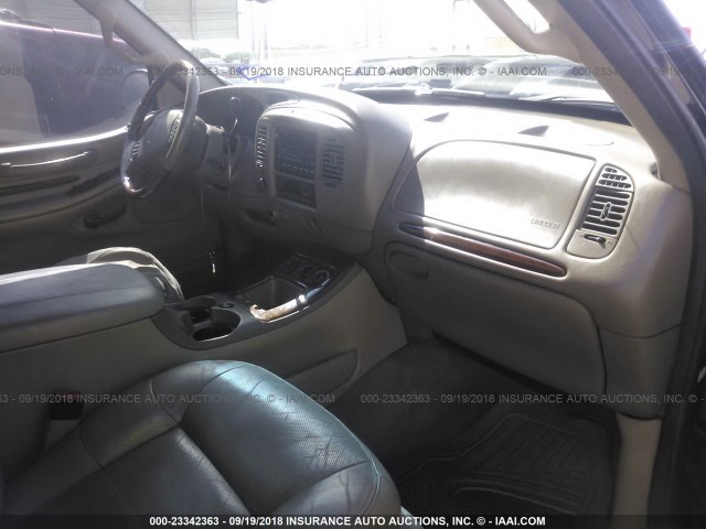 5LMFU28A51LJ02409 - 2001 LINCOLN NAVIGATOR Czarny zdjęcie 5