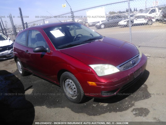 3FAFP31N15R108979 - 2005 FORD FOCUS ZX3 RED photo 1