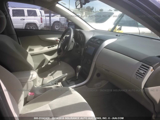 JTDBL40EX9J028771 - 2009 TOYOTA COROLLA LE/XLE BLACK photo 5