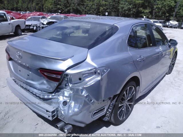 JTNB11HK3J3035130 - 2018 TOYOTA CAMRY L/LE/XLE/SE/XSE SILVER photo 4