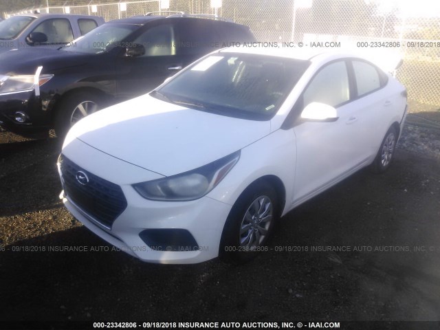 3KPC24A35JE012225 - 2018 HYUNDAI ACCENT SEL WHITE photo 2