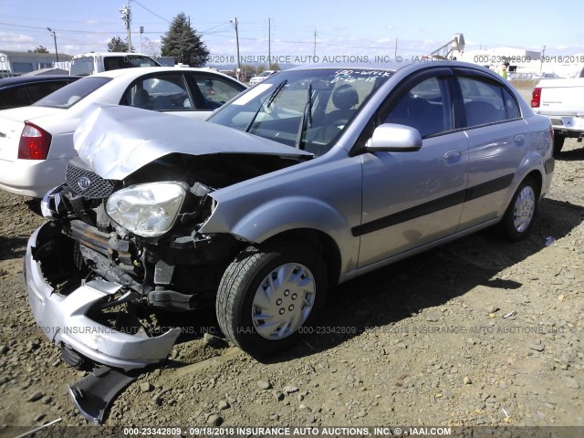 KNADE223696578018 - 2009 KIA RIO LX/SX SILVER photo 2