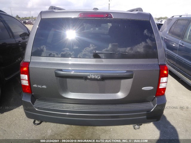 1C4NJRFB8GD747090 - 2016 JEEP PATRIOT LATITUDE GRAY photo 6