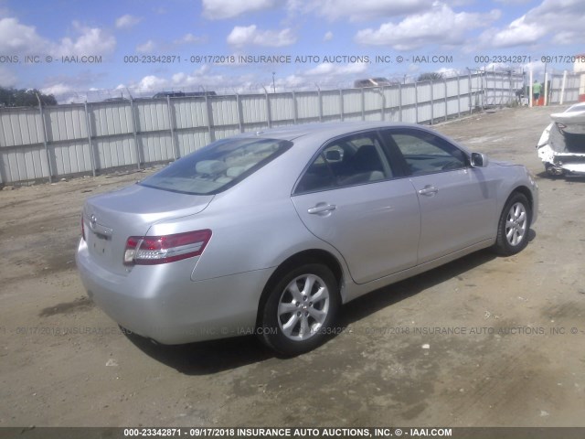4T4BF3EKXBR218771 - 2011 TOYOTA CAMRY SE/LE/XLE ვერცხლისფერი ფოტო 4