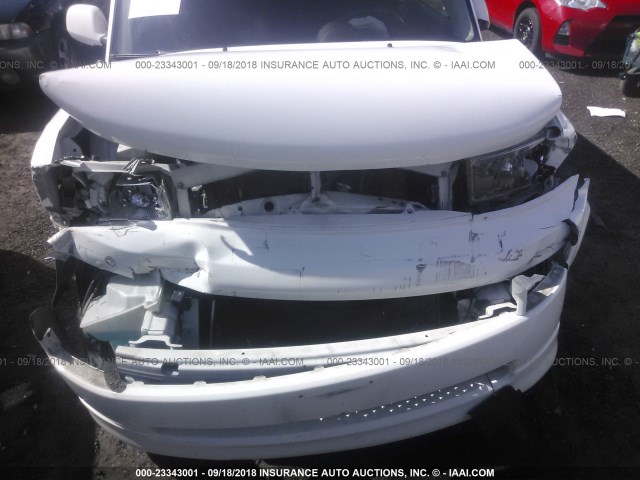JTLKT324864121608 - 2006 TOYOTA SCION XB Ақ фото 6