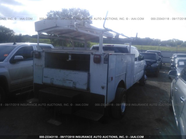 1GBJC39U46E231163 - 2006 CHEVROLET SILVERADO C3500 WHITE photo 4