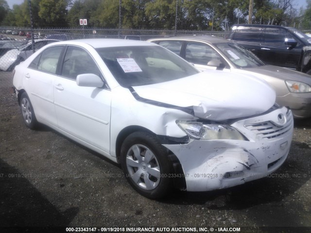 4T1BE46KX7U541632 - 2007 TOYOTA CAMRY NEW GENERAT CE/LE/XLE/SE WHITE photo 1