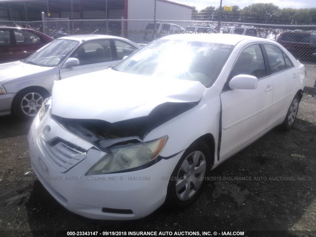 4T1BE46KX7U541632 - 2007 TOYOTA CAMRY NEW GENERAT CE/LE/XLE/SE WHITE photo 2