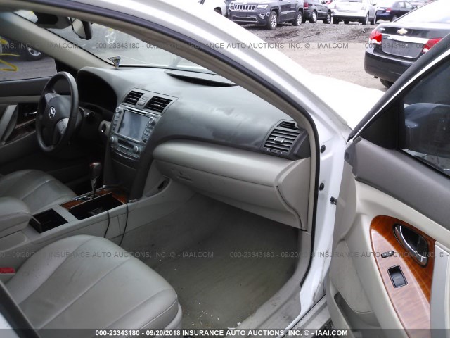 4T1BK46K08U576822 - 2008 TOYOTA CAMRY LE/XLE/SE 白色 照片 5