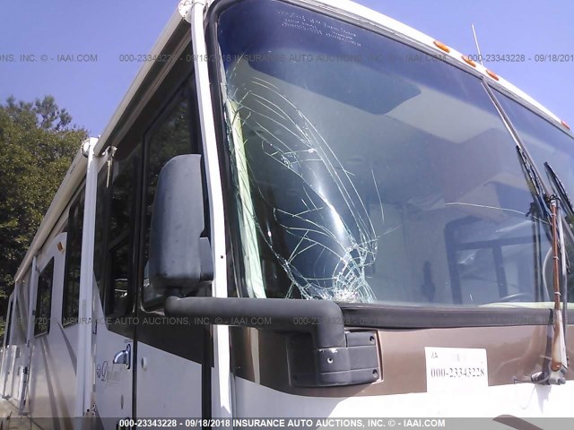 1RF120519X2005558 - 1999 ROADMASTER RAIL DYANASTER WHITE photo 6