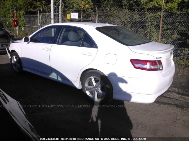 4T1BF3EK5BU745501 - 2011 TOYOTA CAMRY SE/LE/XLE 白色 照片 3