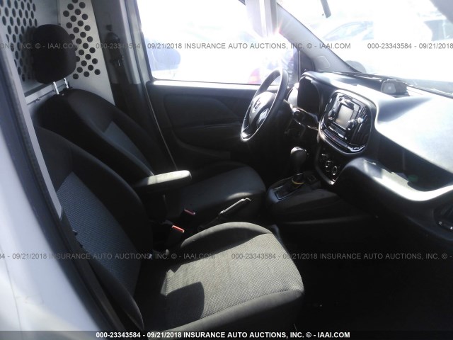 ZFBERFATXG6B95092 - 2016 RAM PROMASTER CITY  白色 照片 5