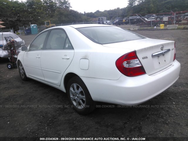 JTDBE32K840266589 - 2004 TOYOTA CAMRY LE/XLE 白色 照片 3