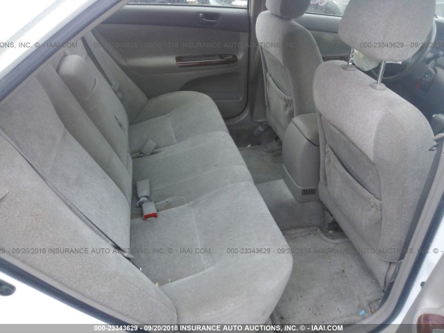 JTDBE32K840266589 - 2004 TOYOTA CAMRY LE/XLE 白色 照片 8