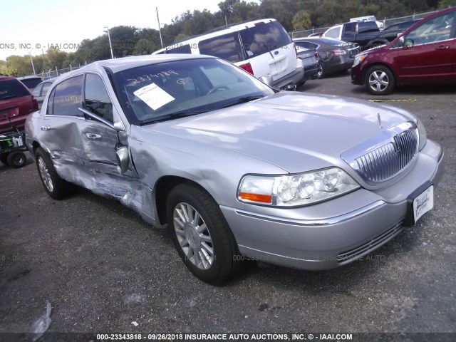 1LNHM81W94Y669833 - 2004 LINCOLN TOWN CAR EXECUTIVE/SIGNATURE ვერცხლისფერი ფოტო 1