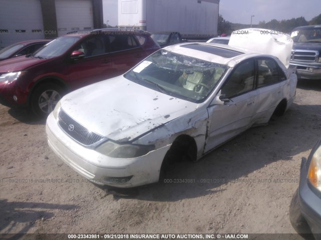 4T1BF28BX1U195135 - 2001 TOYOTA AVALON XL/XLS WHITE photo 2