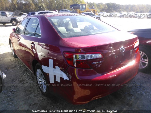 4T1BF1FK2EU832358 - 2014 TOYOTA CAMRY L/SE/LE/XLE Qırmızı foto 3