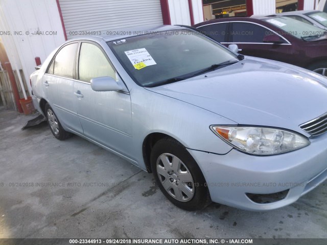 4T1BE32K65U578965 - 2005 TOYOTA CAMRY LE/XLE/SE Ашық көк фото 1