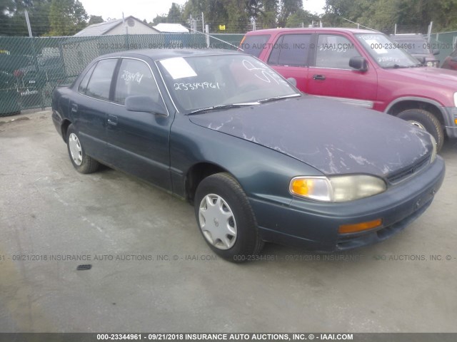 4T1BG12K7TU730649 - 1996 TOYOTA CAMRY DX/LE/XLE GREEN photo 1